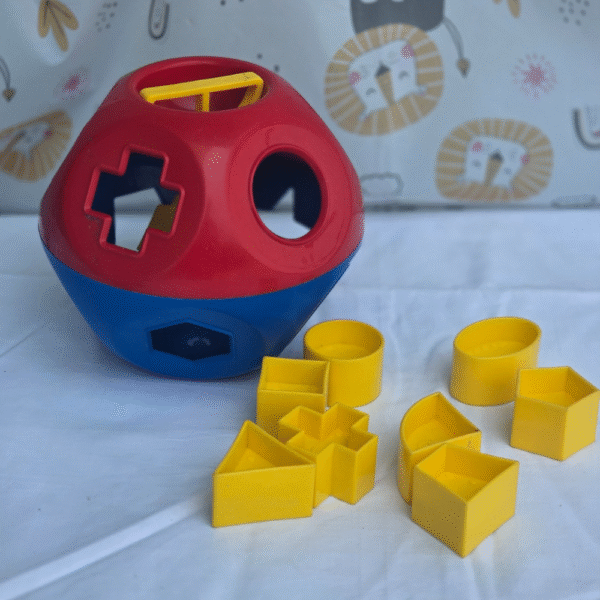 Tupperware Shape-O ball