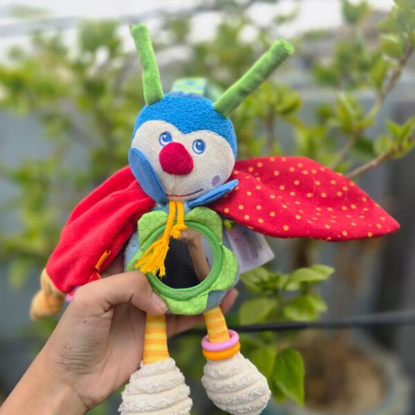 The Bee, rattle