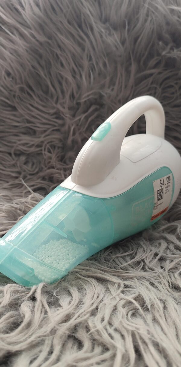 Pretend play vacuum