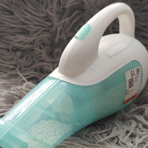 Pretend play vacuum