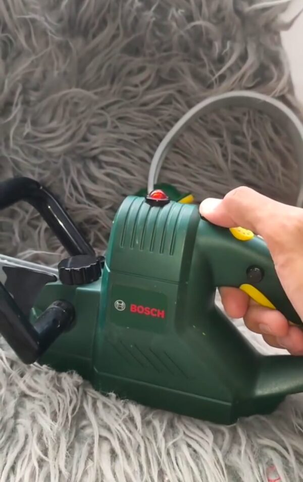 Bosch toy chainsaw. - Image 4