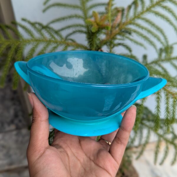 Baby suction feeding bowl