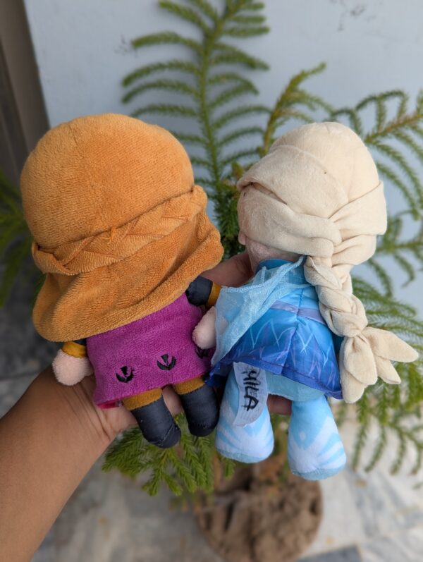Anna & Elsa plush dolls - Image 3