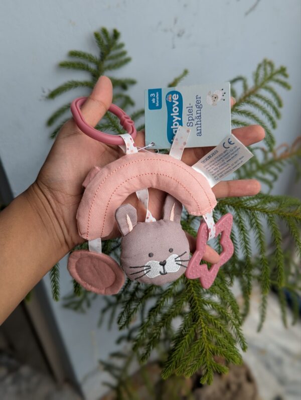 Baby love hanging (New)