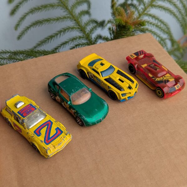 Pack of 4 metal sports car