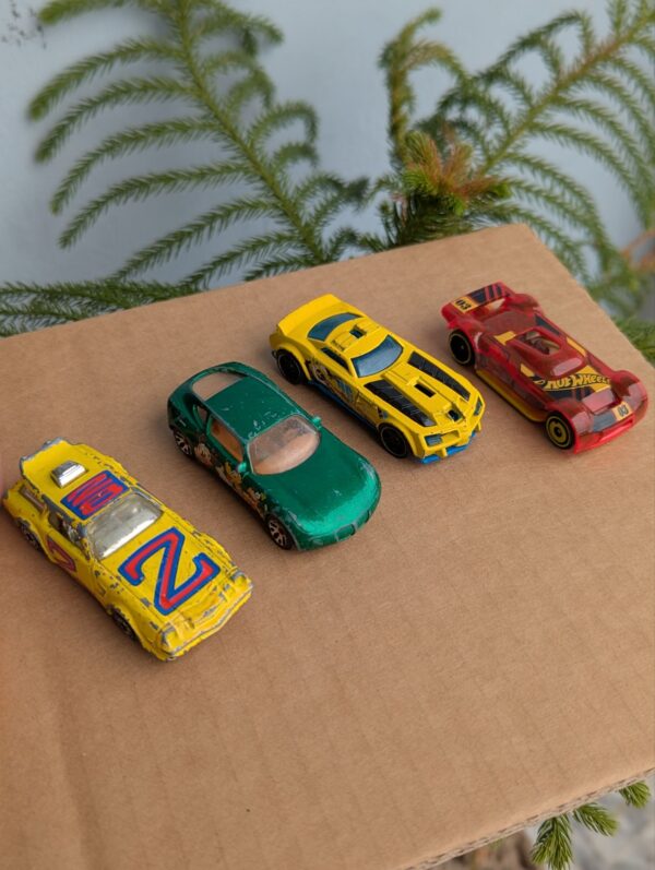 Pack of 4 metal sports car