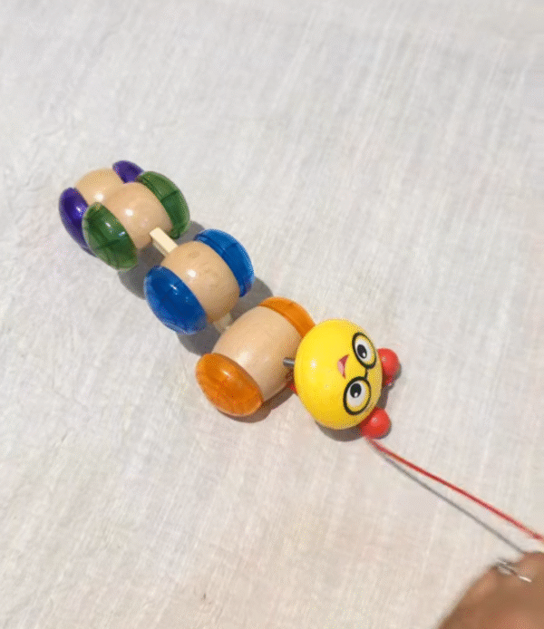 Hape, caterpillar pull toy wooden - Image 2