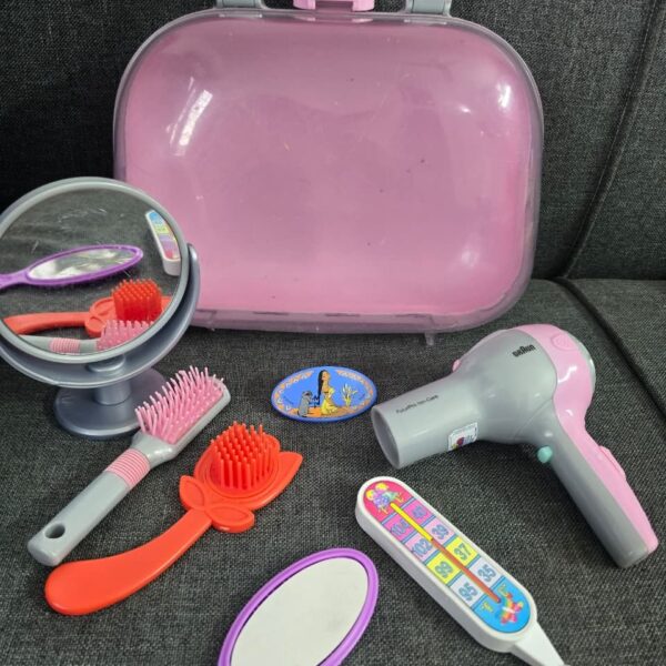 Girls Pretend & play grooming kit